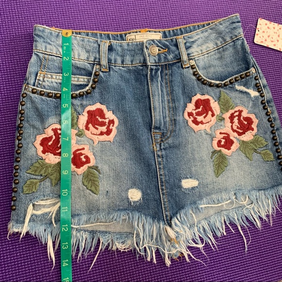 Free People Denim Embroidered Skirt with pockets NWT - Picture 7 of 7